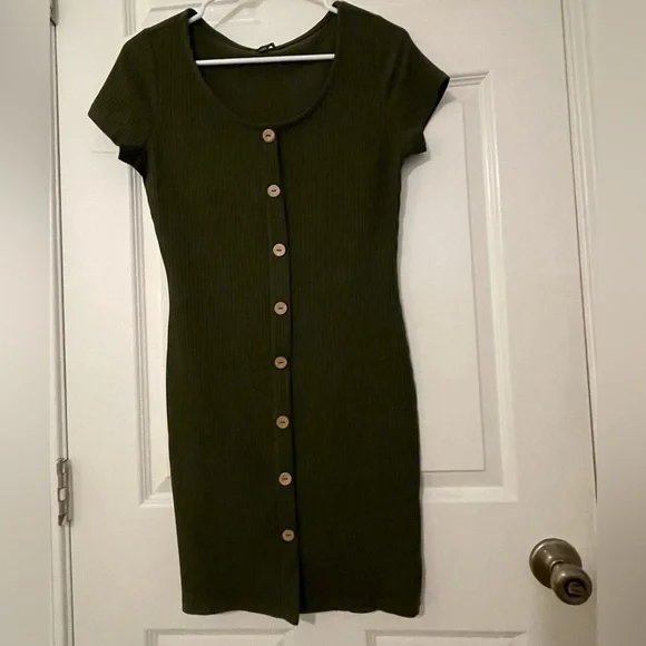 Haute Monde | Dresses | Green Button Midi Dress | Poshmark Haute Monde | Dresses | Green Button Midi Dress | Poshmark